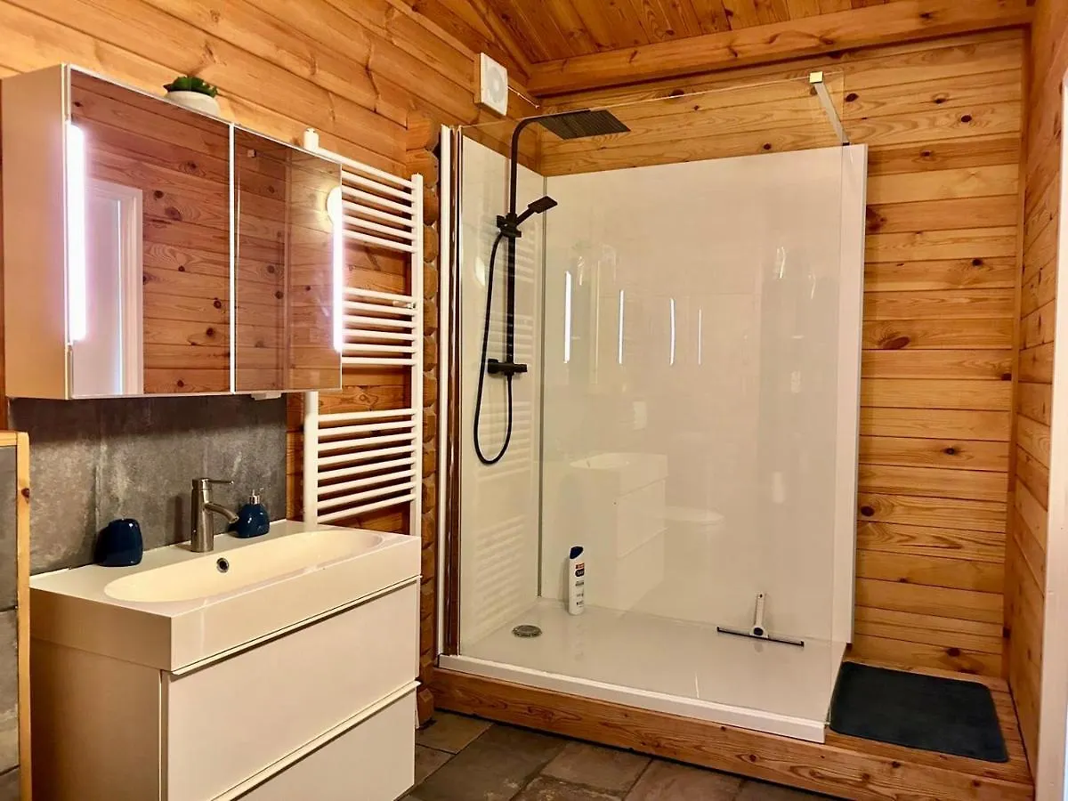 Buddha Style Family House & Jacuzzi & Sauna Near Amsterdam Vijfhuizen 0*,  Netherlands