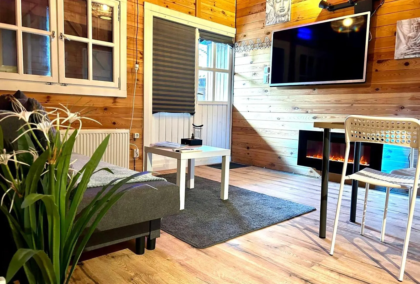Buddha Style Family House & Jacuzzi & Sauna Near Amsterdam Vijfhuizen 0*,  Netherlands