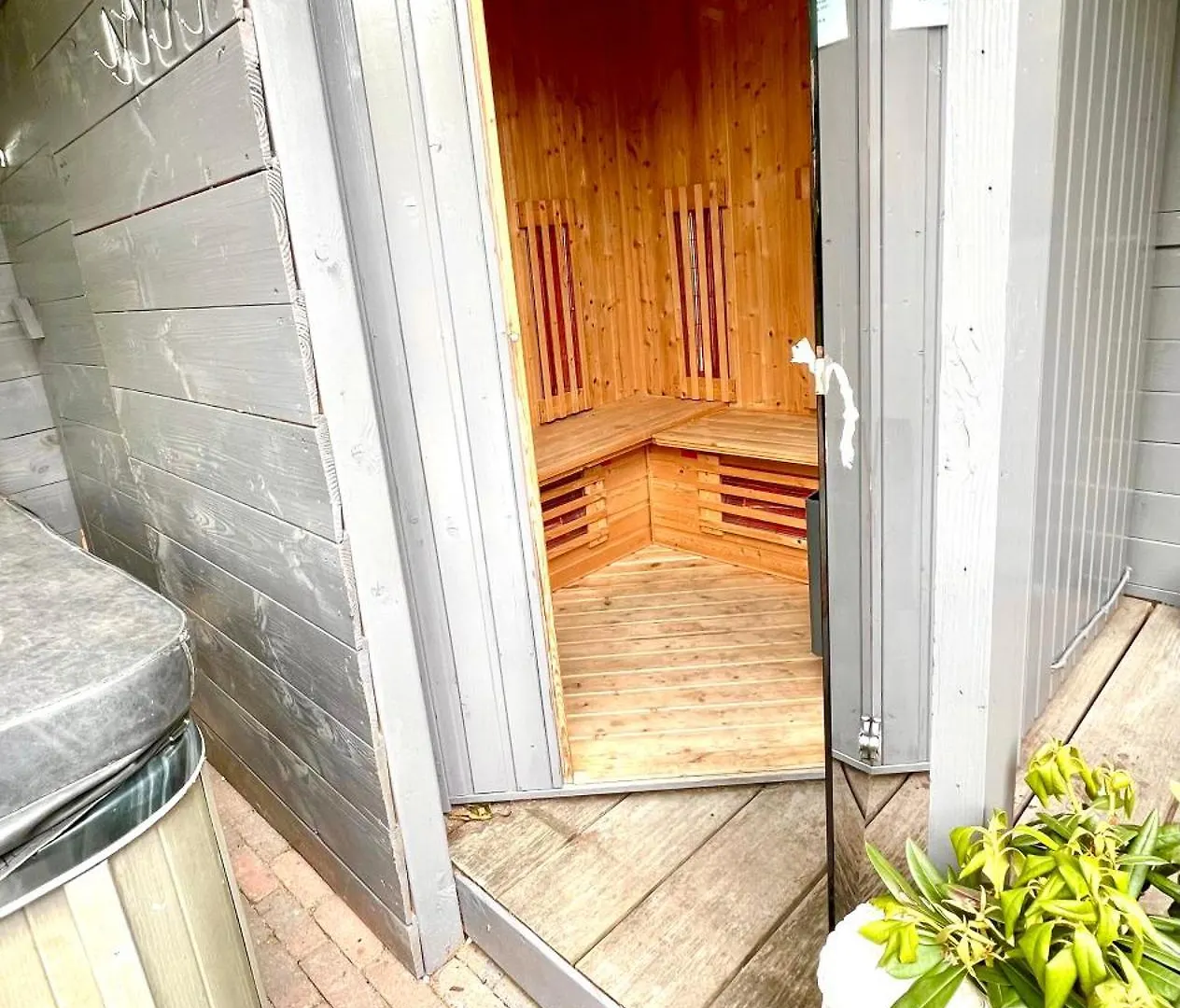 Horská chata Buddha Style Family House & Jacuzzi & Sauna Near Amsterdam Vijfhuizen Nizozemsko