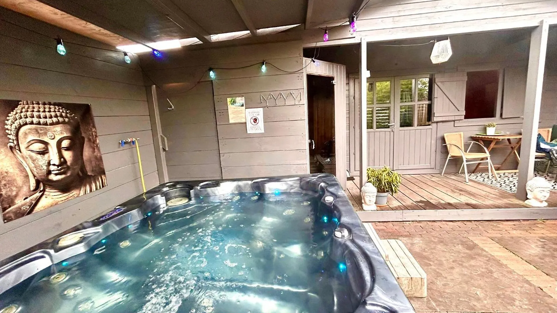Buddha Style Family House & Jacuzzi & Sauna Near Amsterdam Vijfhuizen Horská chata