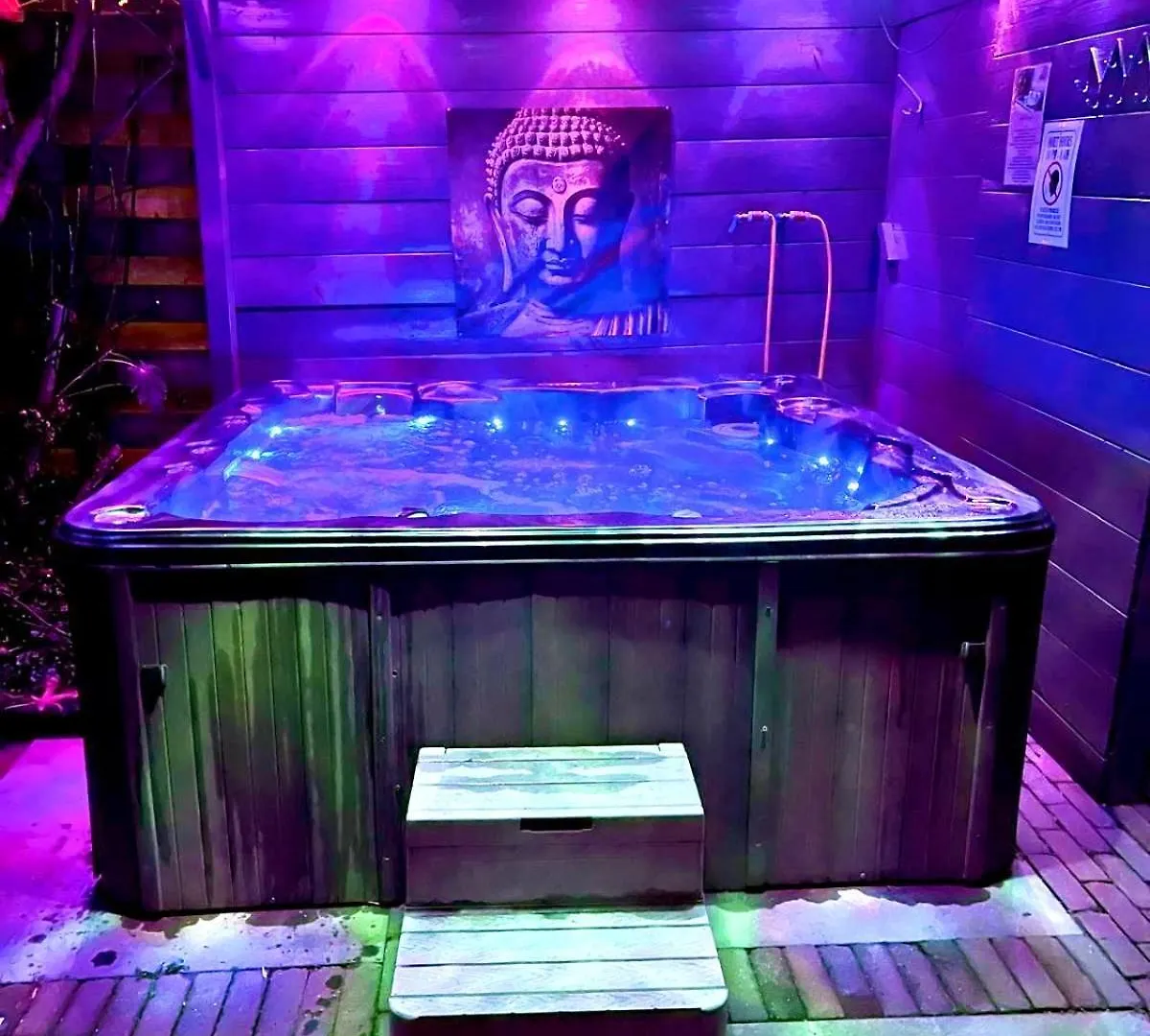 Horská chata Buddha Style Family House & Jacuzzi & Sauna Near Amsterdam Vijfhuizen Nizozemsko